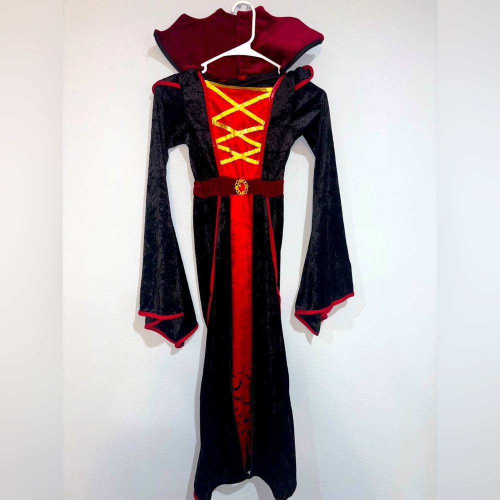 Lady‎ Vampire Costume